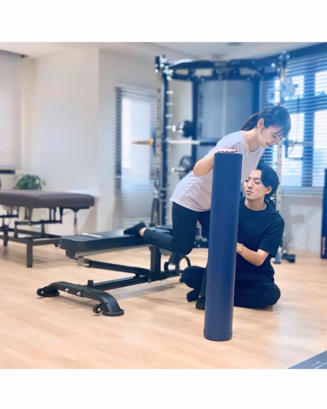 体験トレーニング受付中💁

カラダを変える新しい感覚
疲れにくいカラダを作る場所

□ベッドでの調整
□ストレッチ
□姿勢筋のトレーニング
□マシーンでのトレーニング

理学療法士の視点で『疲れにくいカラダ』を作っていきます。

ご予約はプロフィール欄から☝️

ーーーーーーーーーーーーーーーーーーーーーーーーー
長崎県長崎市平野町10-3
高野眼科ビル４F
LAWSONセントポール通店より徒歩10秒

#長崎パーソナルジム 
#長崎市パーソナルジム